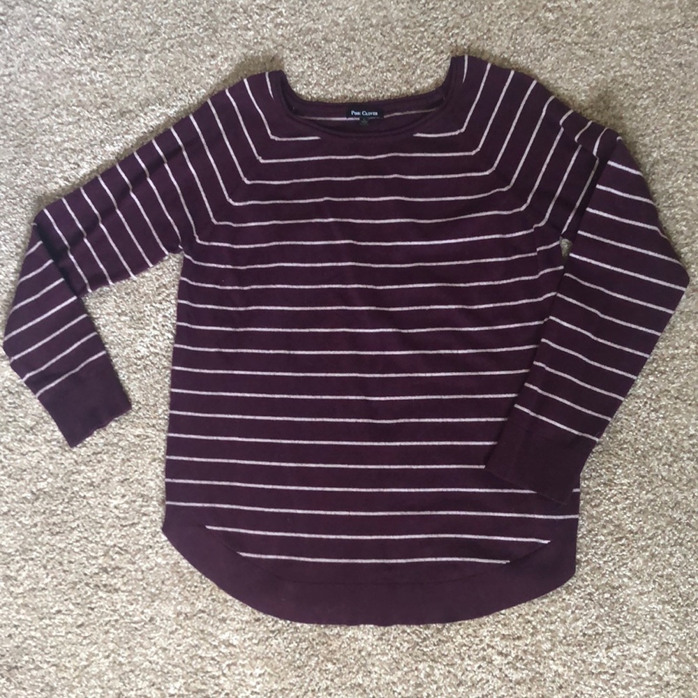 Maroon sweater